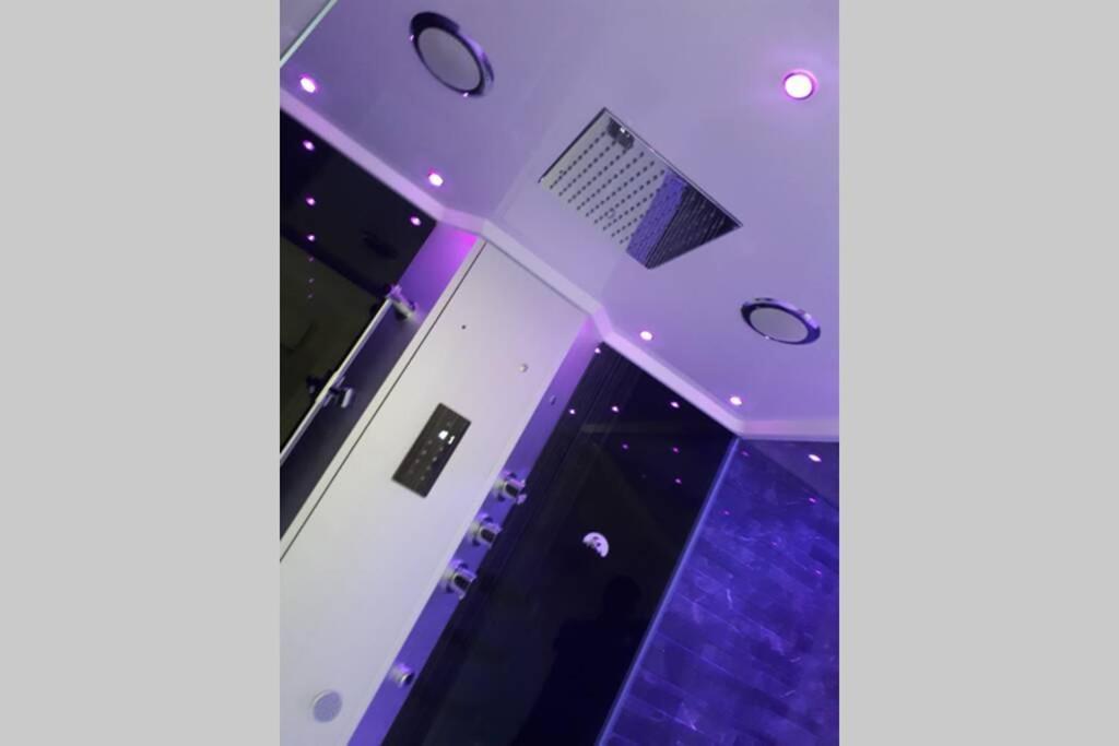 Spa Privatif Love Room, Le Hammam Et Bulles, Chez Nuits Chartraines Chartres Dış mekan fotoğraf