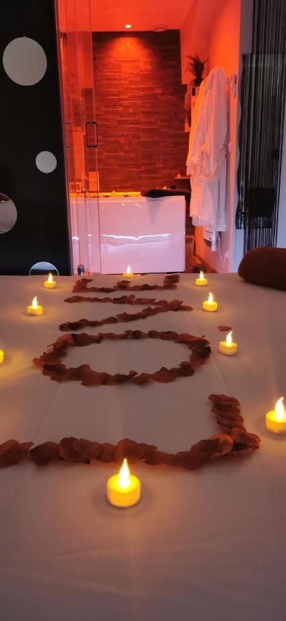 Spa Privatif Love Room, Le Hammam Et Bulles, Chez Nuits Chartraines Chartres Dış mekan fotoğraf