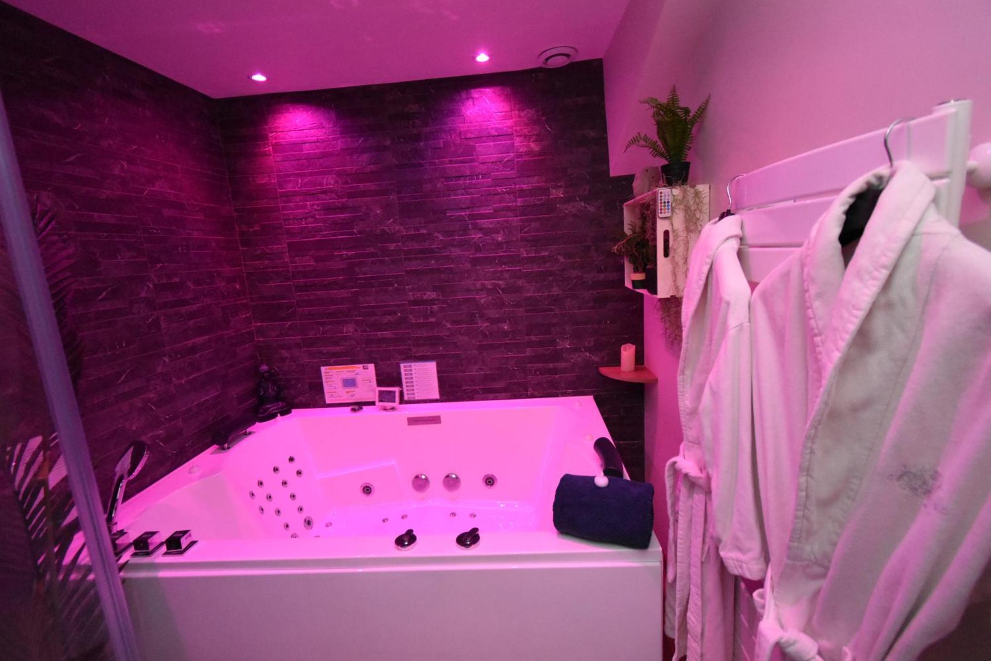 Spa Privatif Love Room, Le Hammam Et Bulles, Chez Nuits Chartraines Chartres Dış mekan fotoğraf